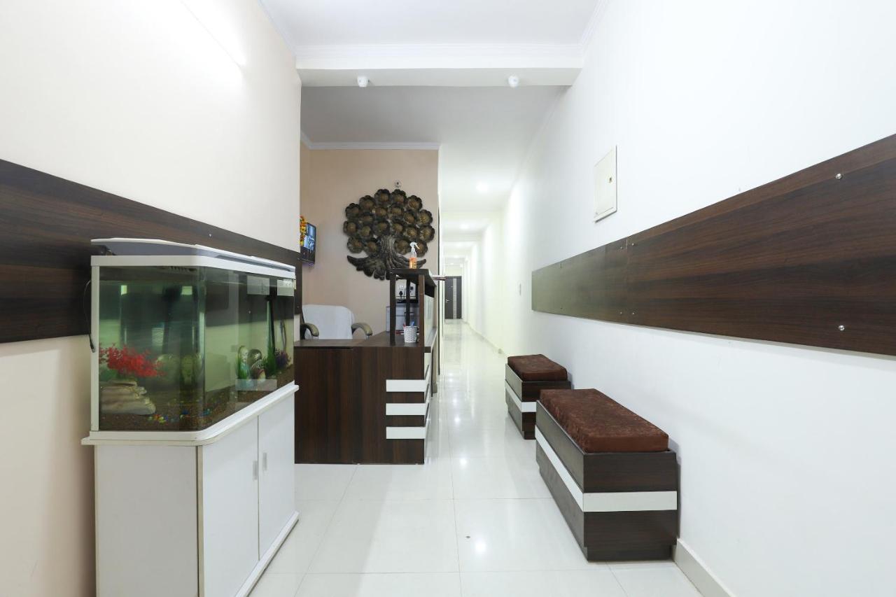 Oyo 77819 Shahdara Inn New Delhi Exterior foto